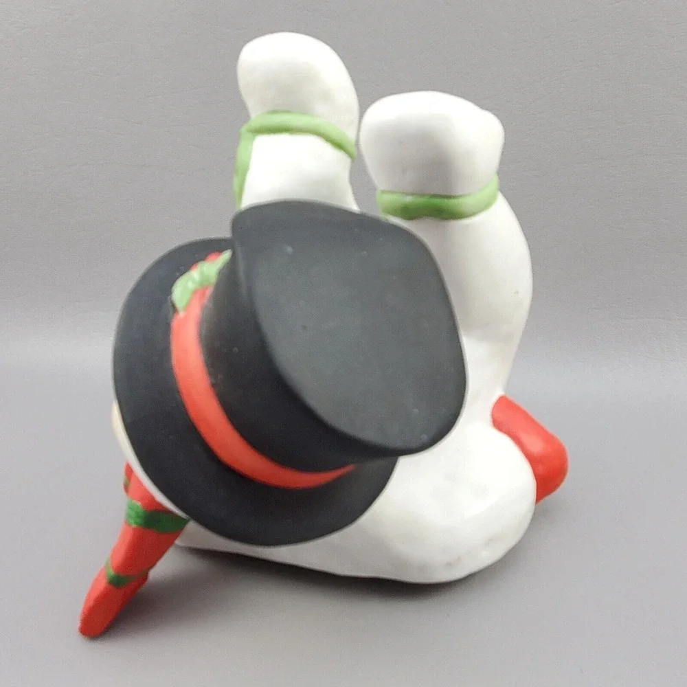 Snowman Music Box Ceramic Plays Frosty the Snowman Christmas Holiday Decor Vtg